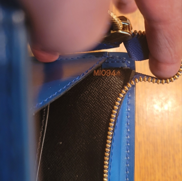 Louis Vuitton Toledo Cobalt Blue Epi Leather Sac Triangle Bag Purse Handbag - Picture 7 of 11